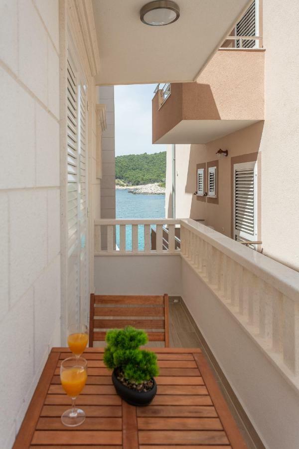 Villa Stonehouse Milna  Exterior photo