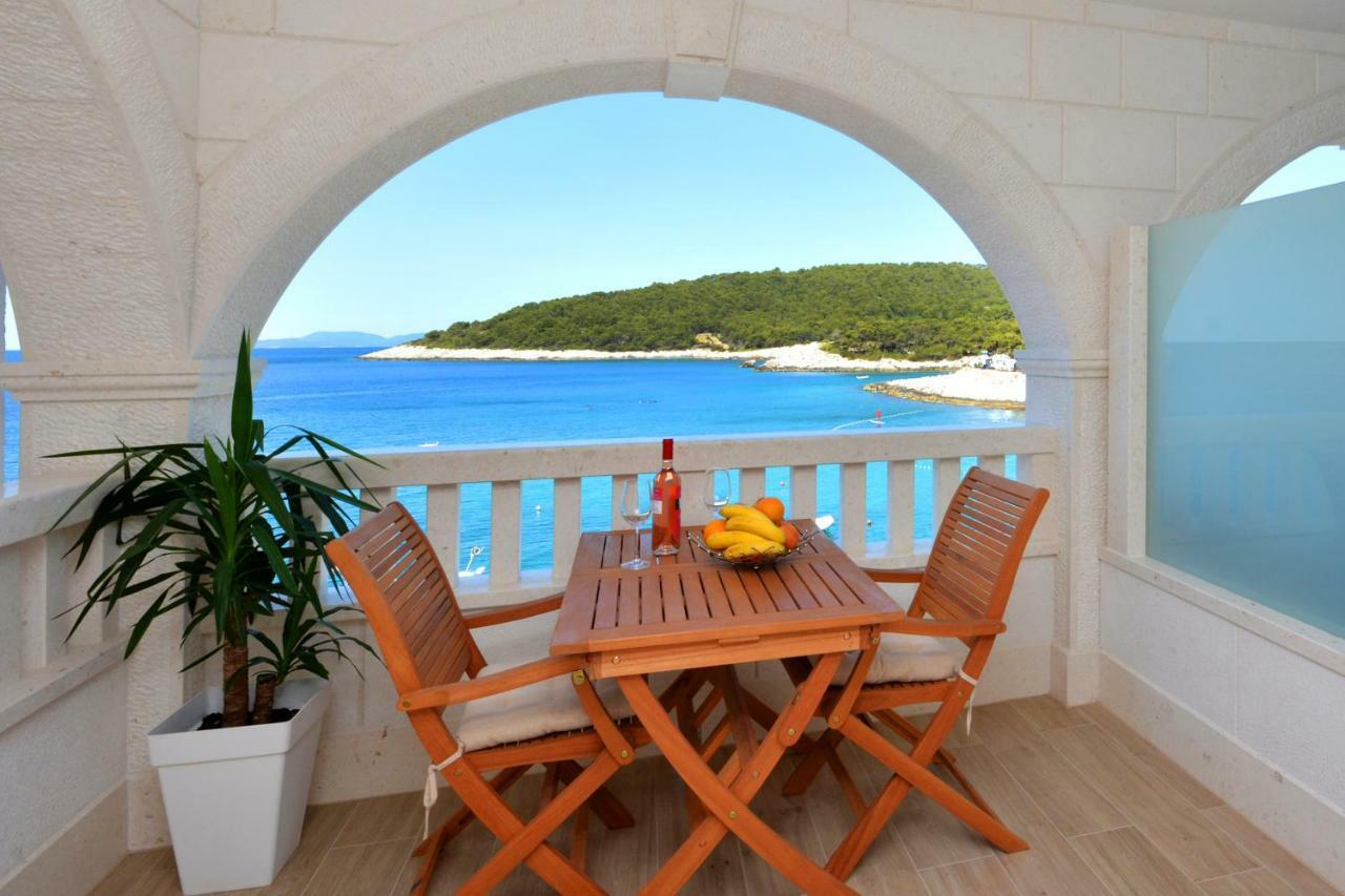 Villa Stonehouse Milna  Exterior photo